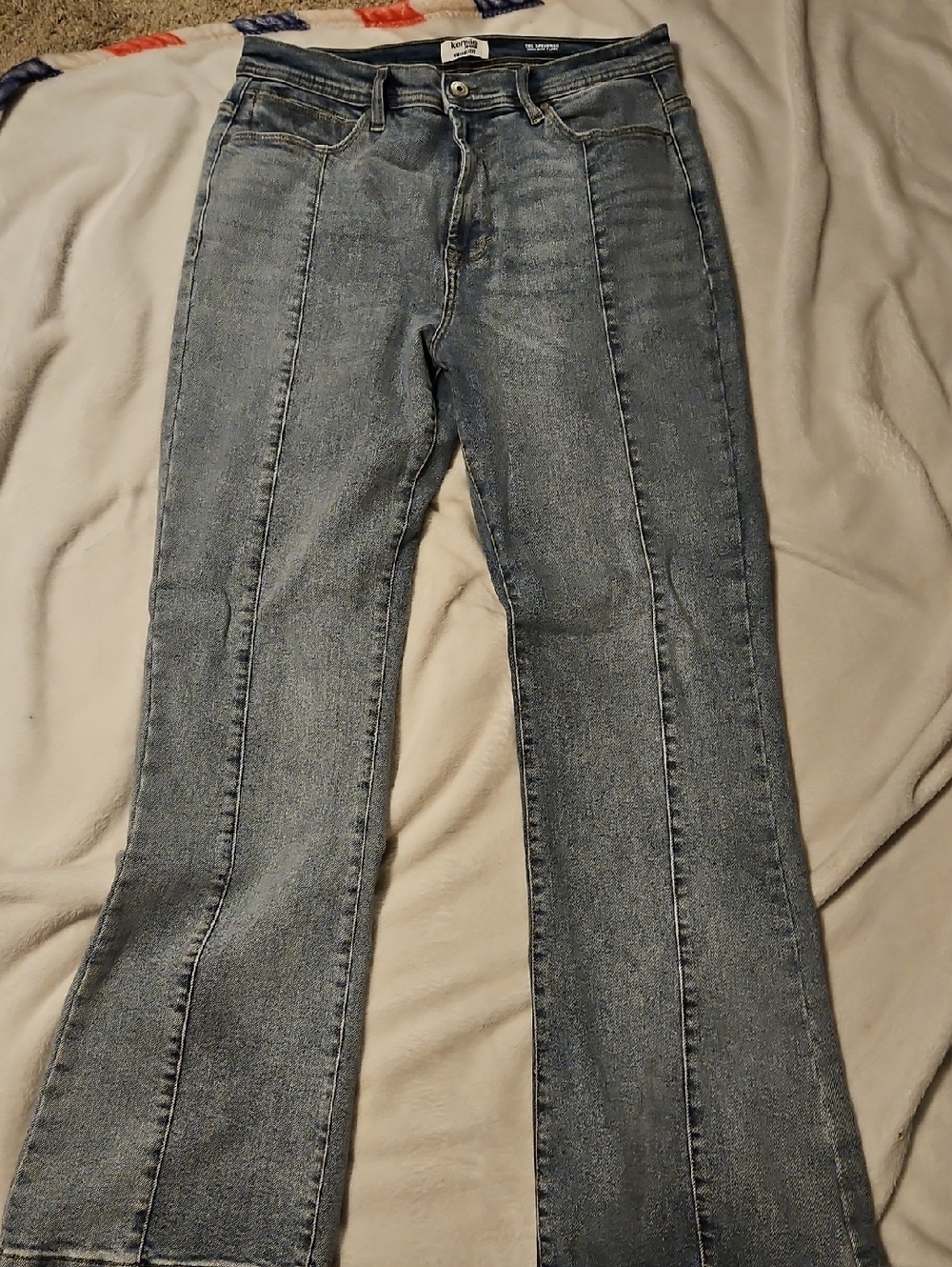 Women’s Light Blue High-Rise Jeans with Front Seam